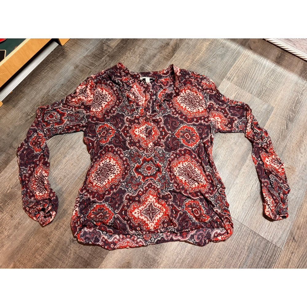 Women's Lucky Brand Blouse XS Red Navy Paisley Long Sleeve‎
